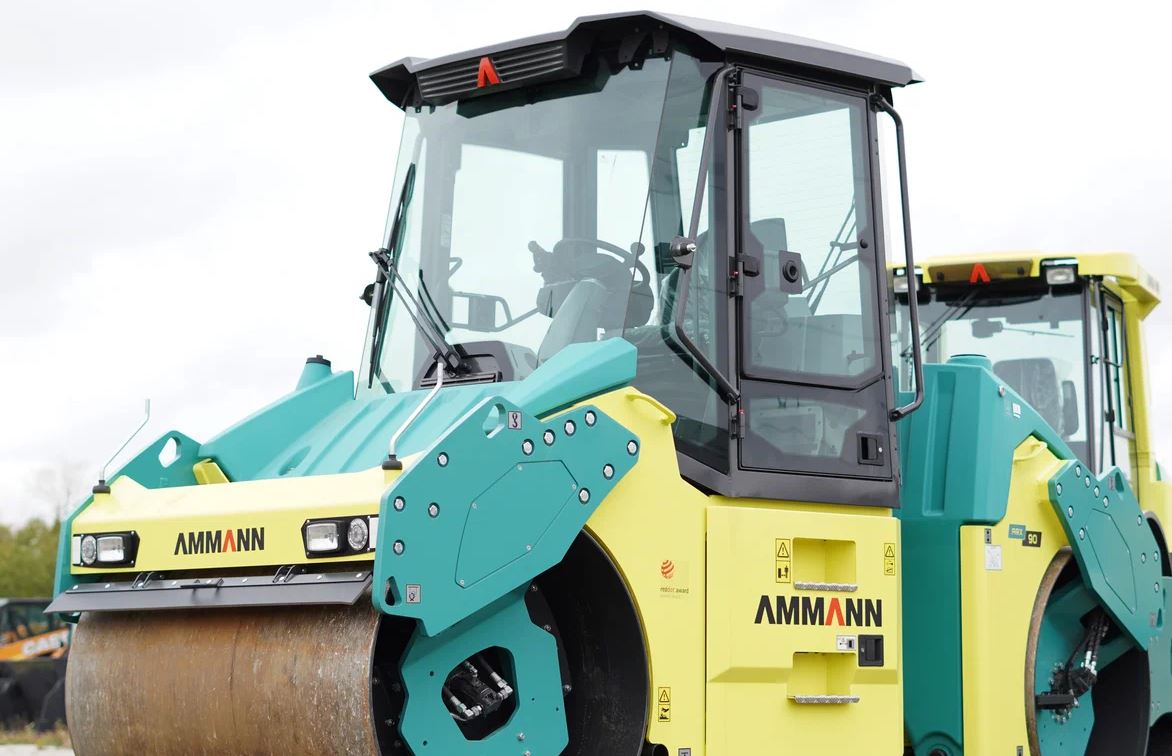 Артикул Ammann 009 (К) Каток Ammann ARX 90 Стекло лобовое центральное (закаленное)